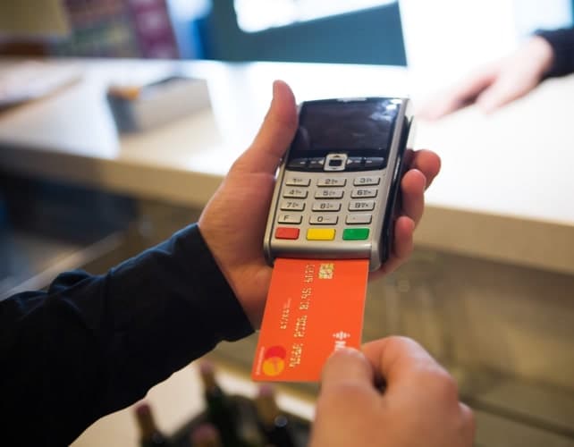 Une offre simple 1 compte, 1 carte bancaire, 1 RIB Nickel